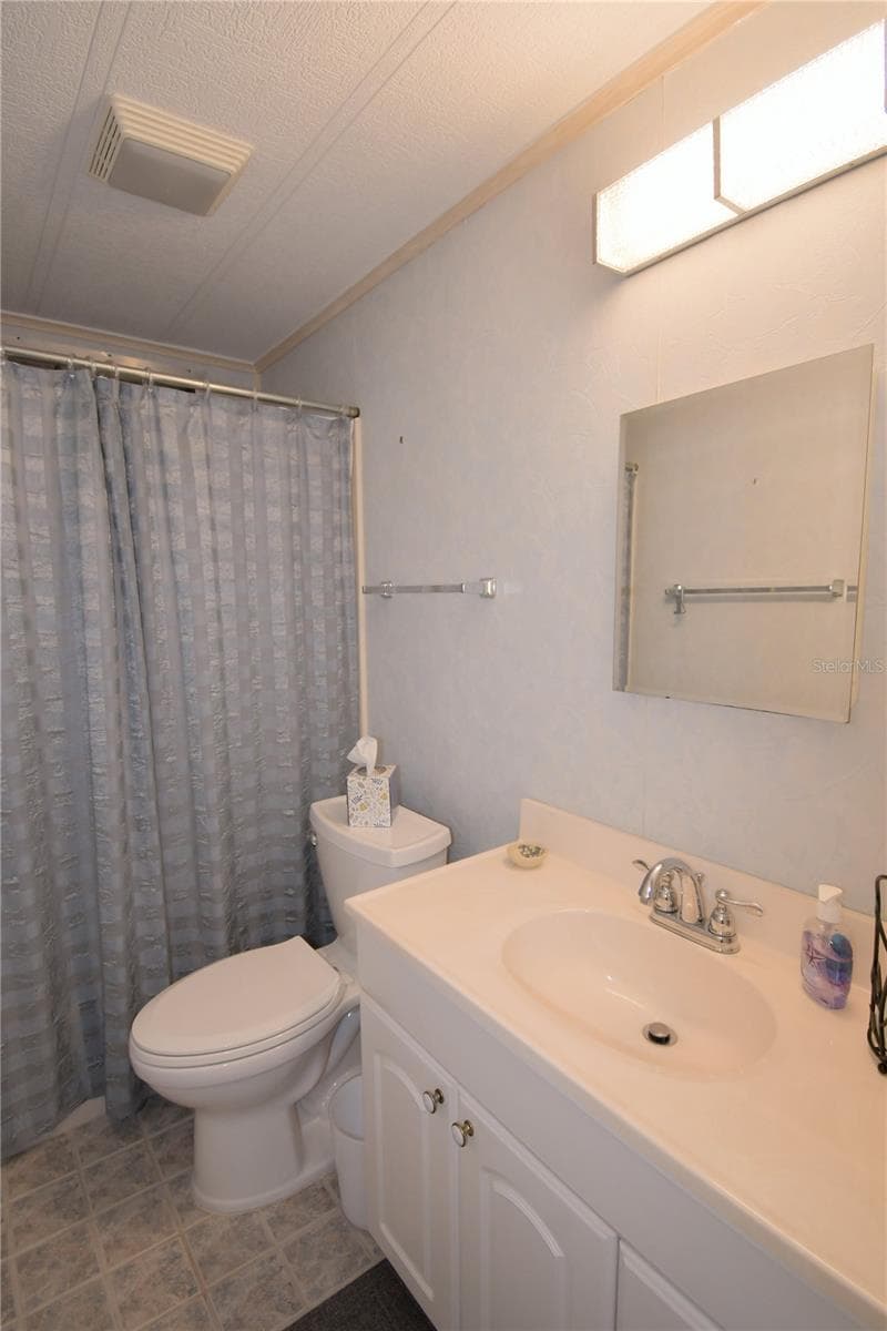 Manufactured Home at 4235 CEDARWOOD ST, WINTER HAVEN, photo 25 of 66