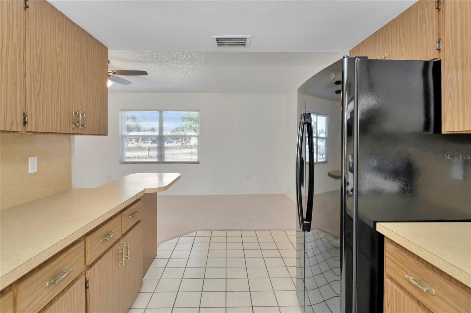 Single Family Residence at 102 SANDHURST DR, VENICE, photo 8 of 33