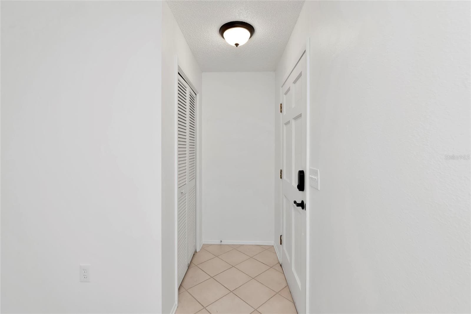 Single Family Residence at 102 SANDHURST DR, VENICE, photo 13 of 33