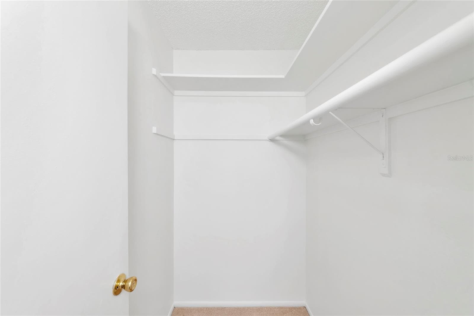 Single Family Residence at 102 SANDHURST DR, VENICE, photo 24 of 33