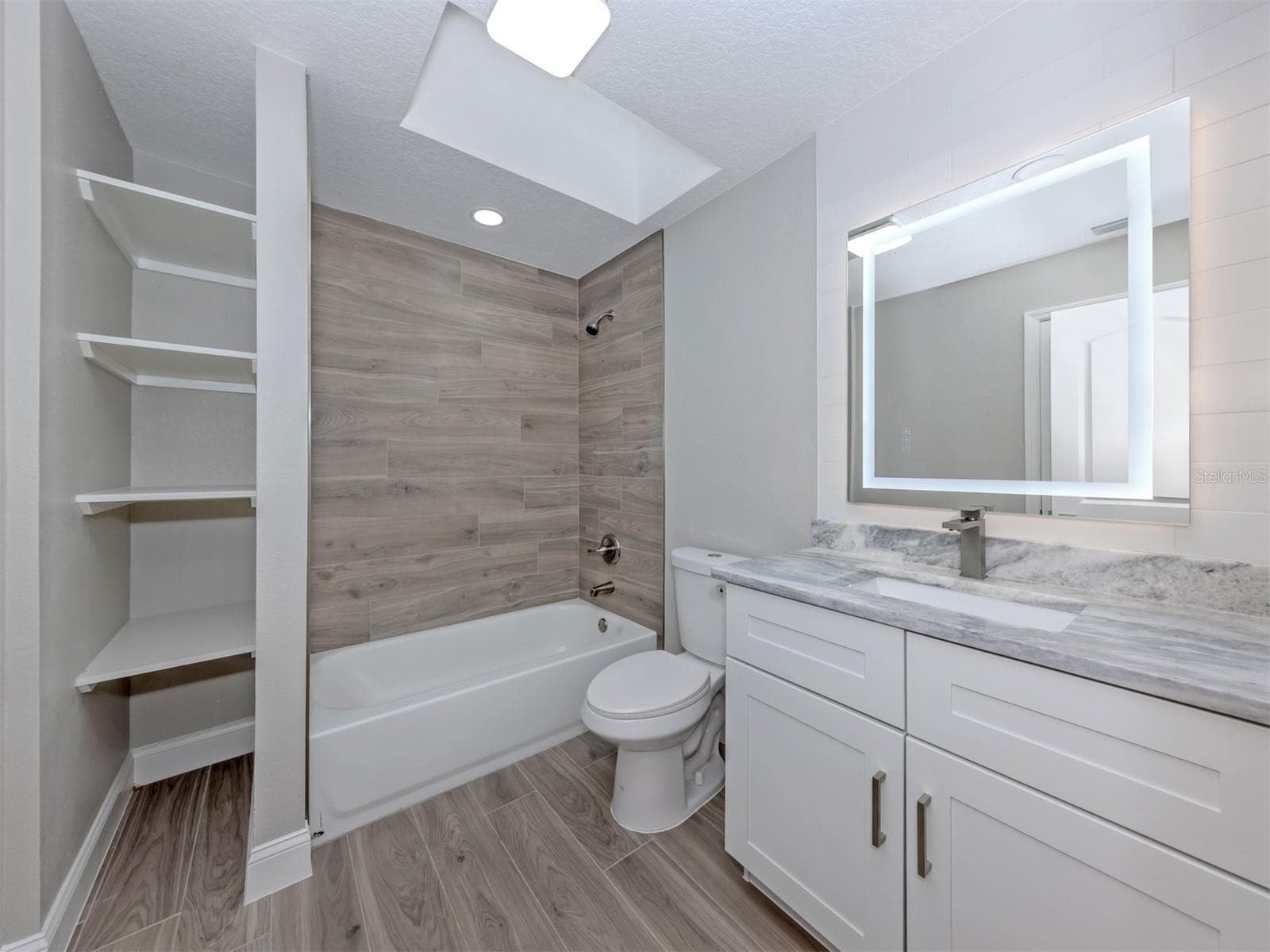 Condominium at 717 CARNOUSTIE TER #9, VENICE, photo 31 of 46