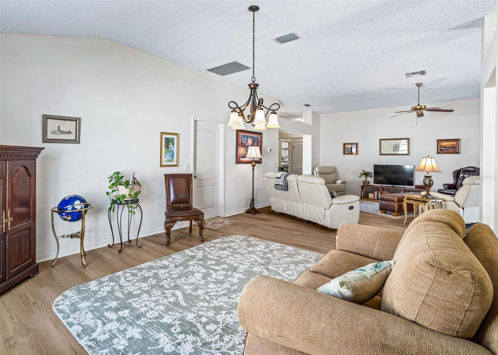 Single Family Residence at 3516 WHITING WAY, THE VILLAGES, photo 9 of 42