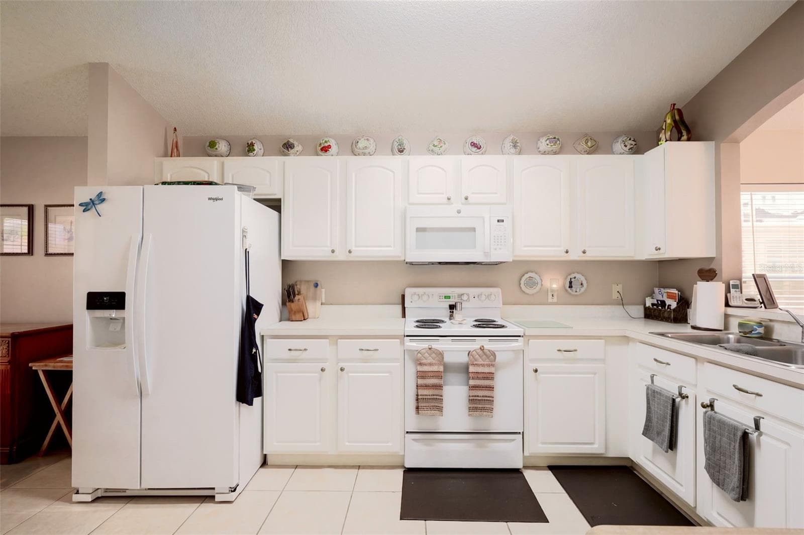 Single Family Residence at 8352 LAKE AMHURST TRL, ORLANDO, photo 5 of 39