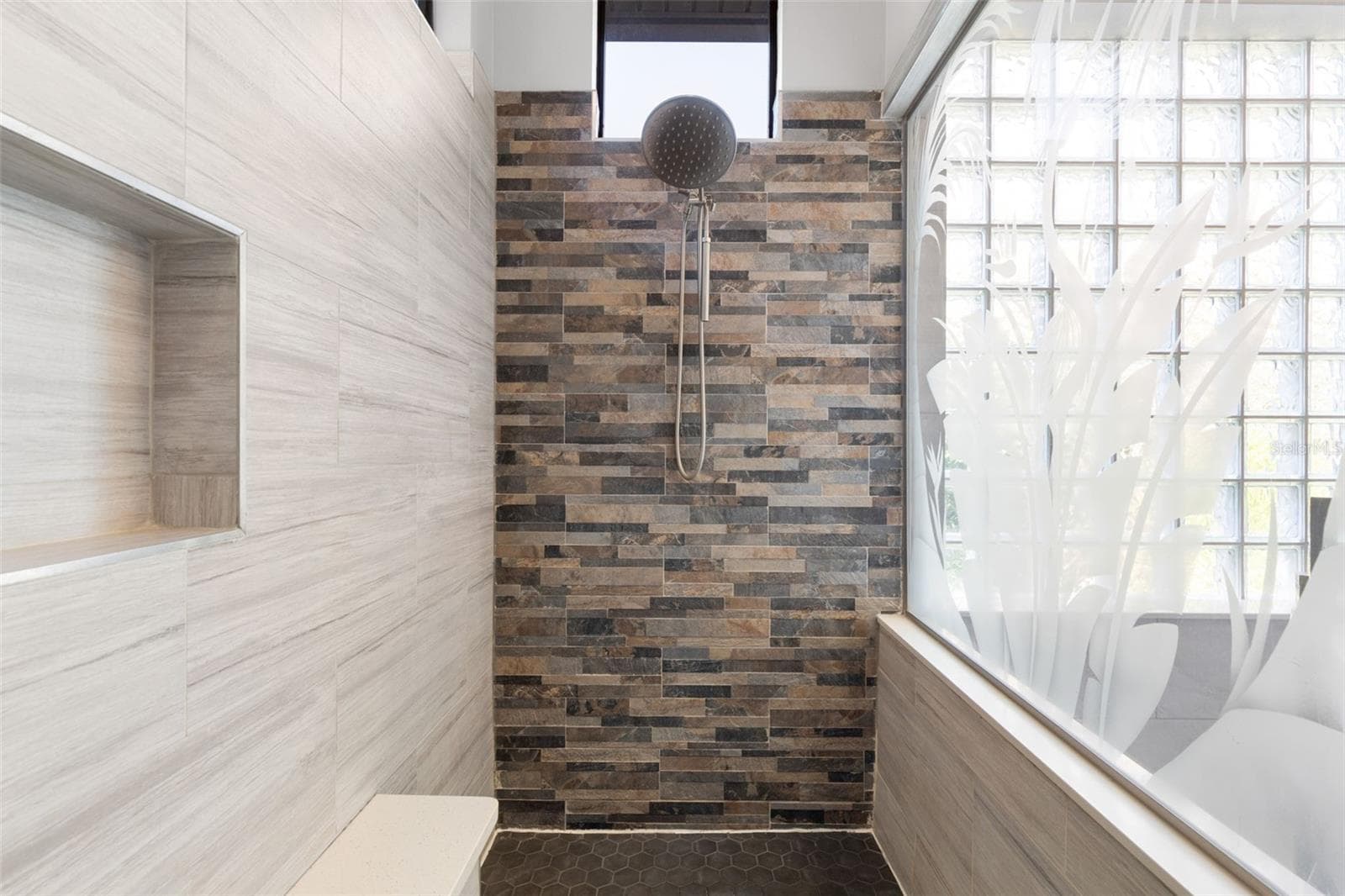 Walk in Shower - 47 EASTLAKE DR, PALM COAST