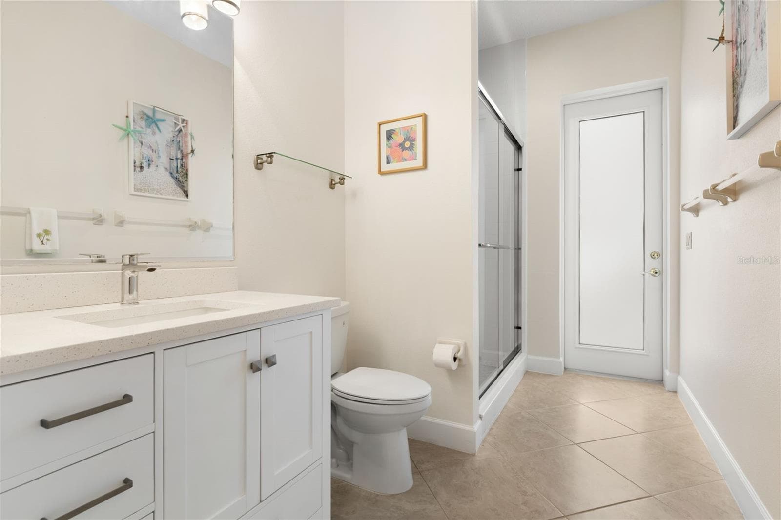 Guest/Pool Bath - 47 EASTLAKE DR, PALM COAST