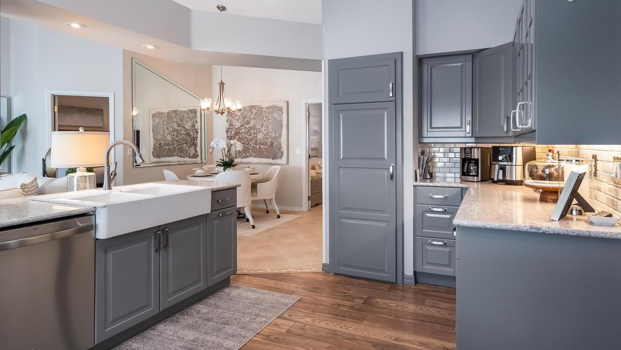 Kitchen With Farm Sink - 3720 DOUNE WAY, CLERMONT