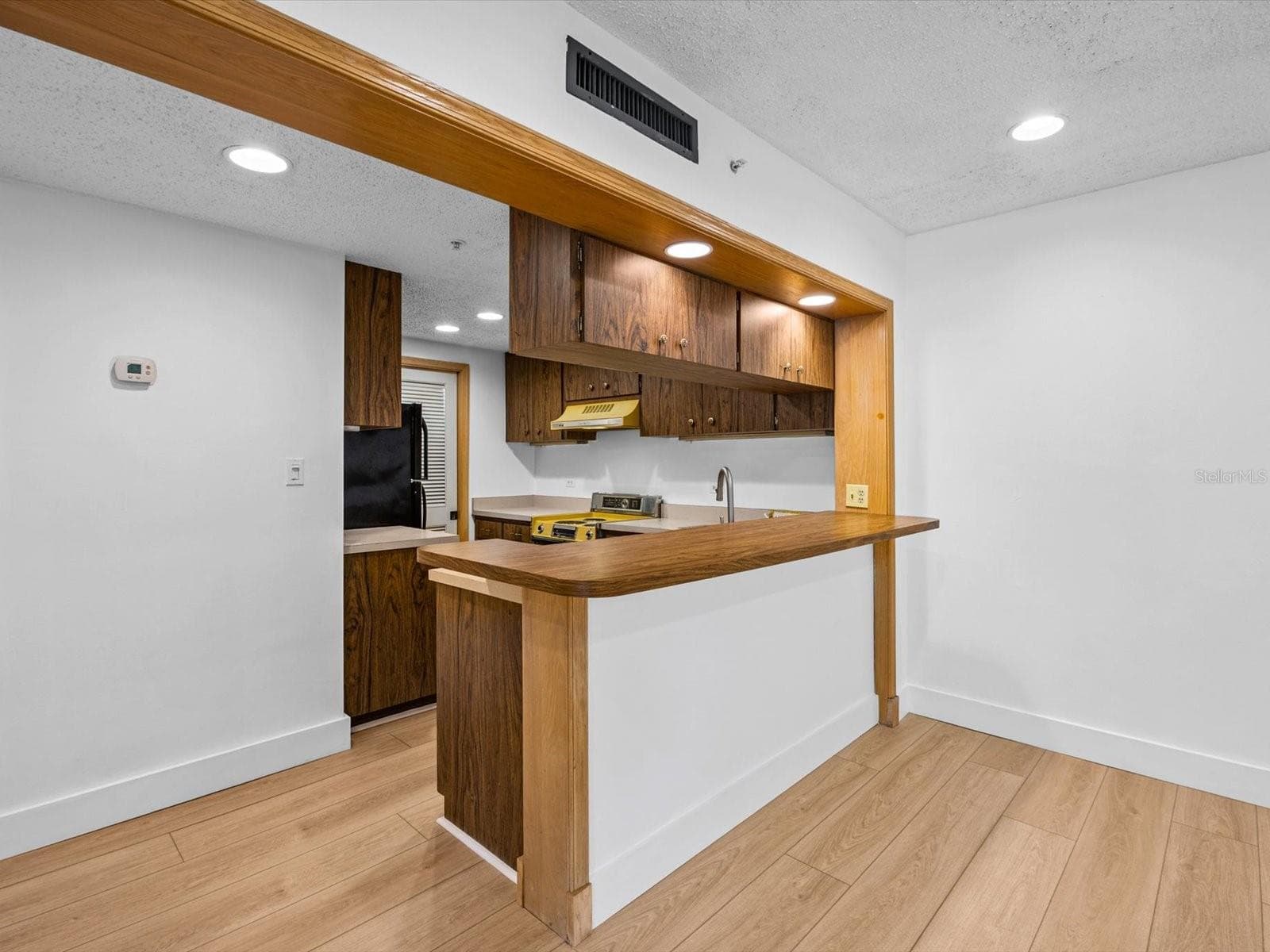 Condominium at 36750 US HIGHWAY 19 N #2372, PALM HARBOR, photo 13 of 56