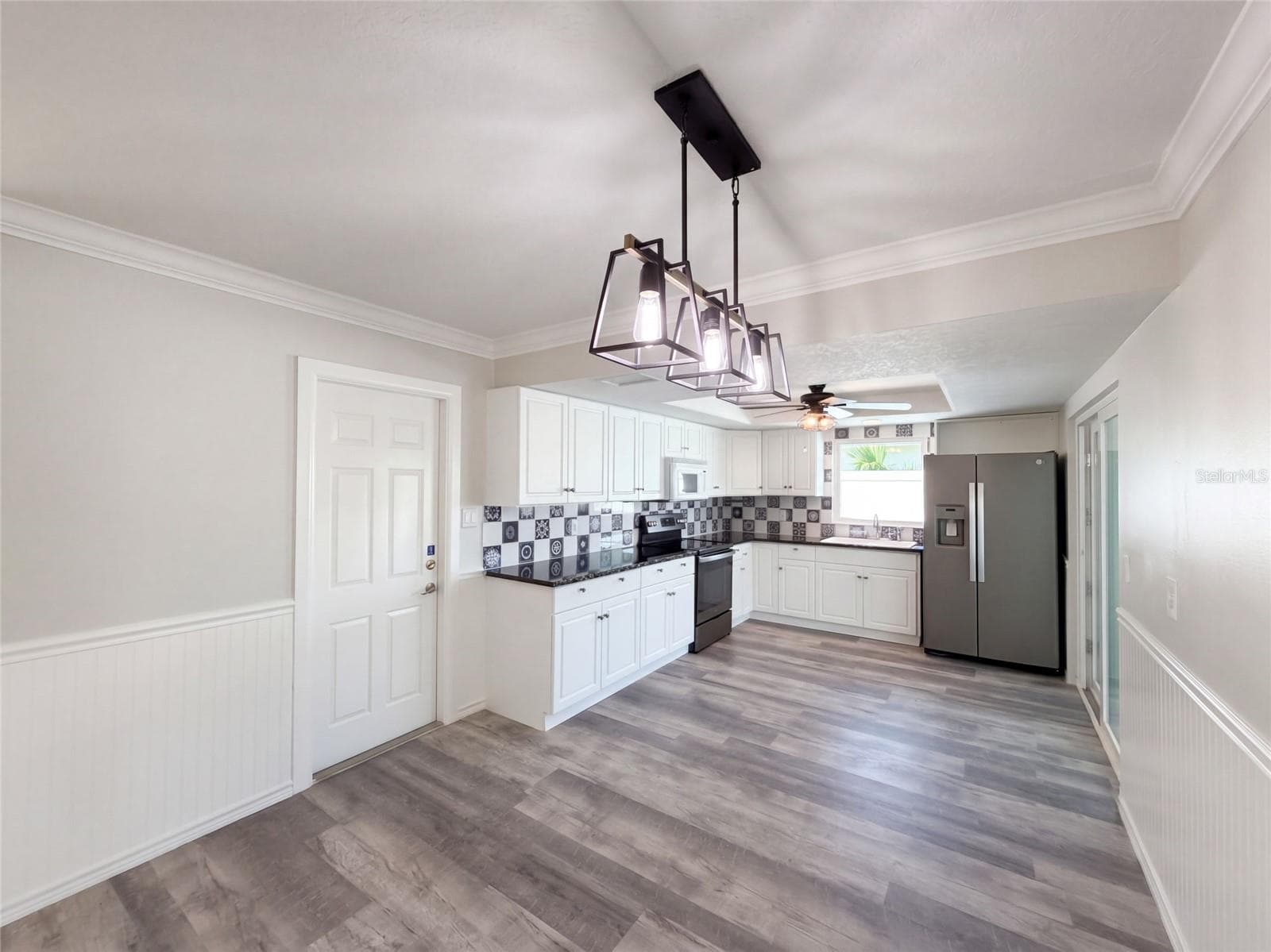 Single Family Residence at 7515 VIENNA LN, PORT RICHEY, photo 6 of 19