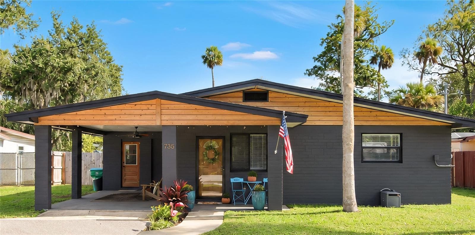 735 MAGNOLIA AVE