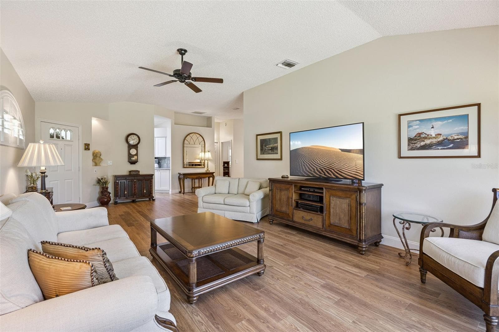 Large and spacious - 5853 PRINCESS CAROLINE PL, LEESBURG
