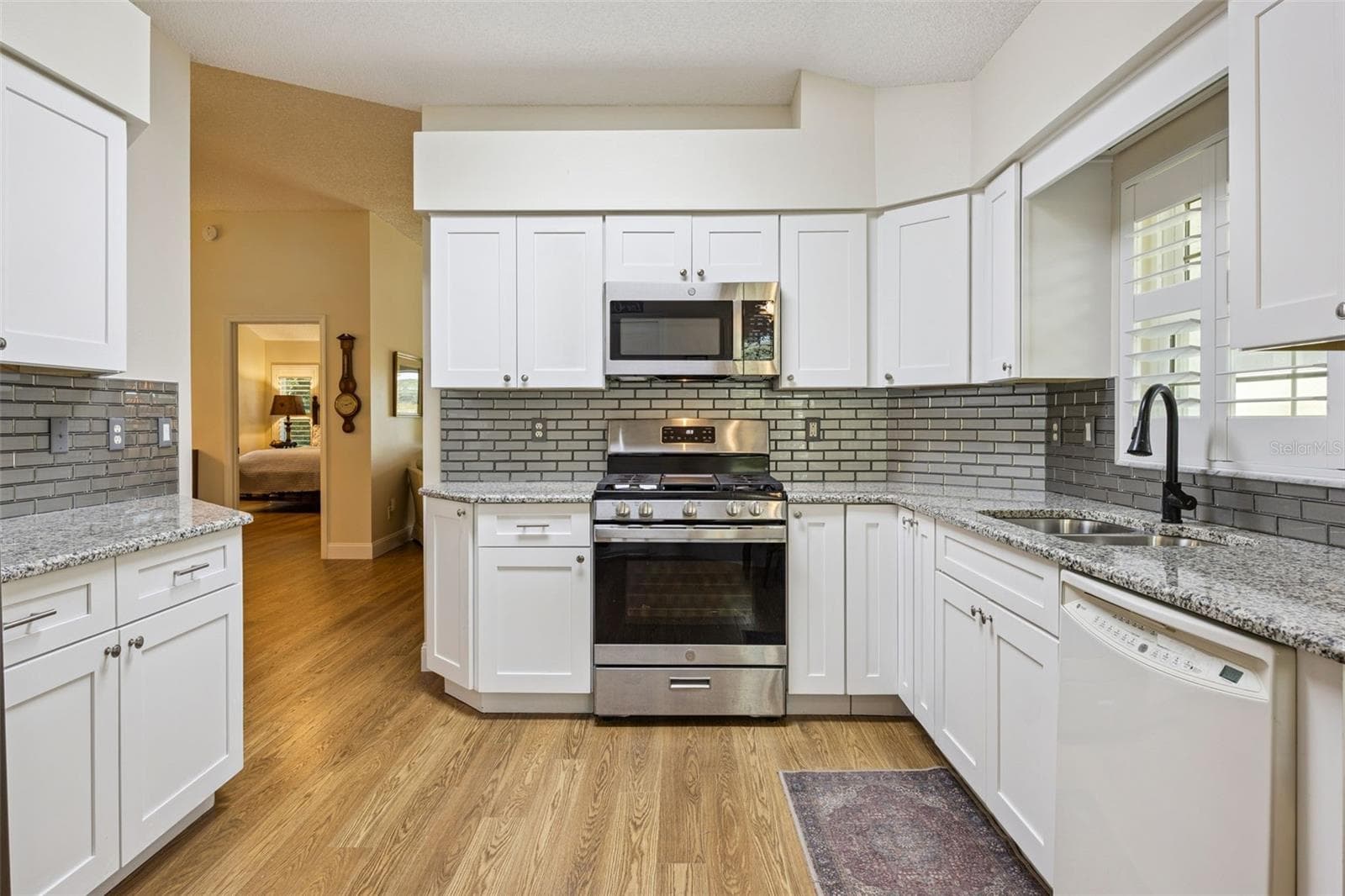 Updated Kitchen - 5853 PRINCESS CAROLINE PL, LEESBURG