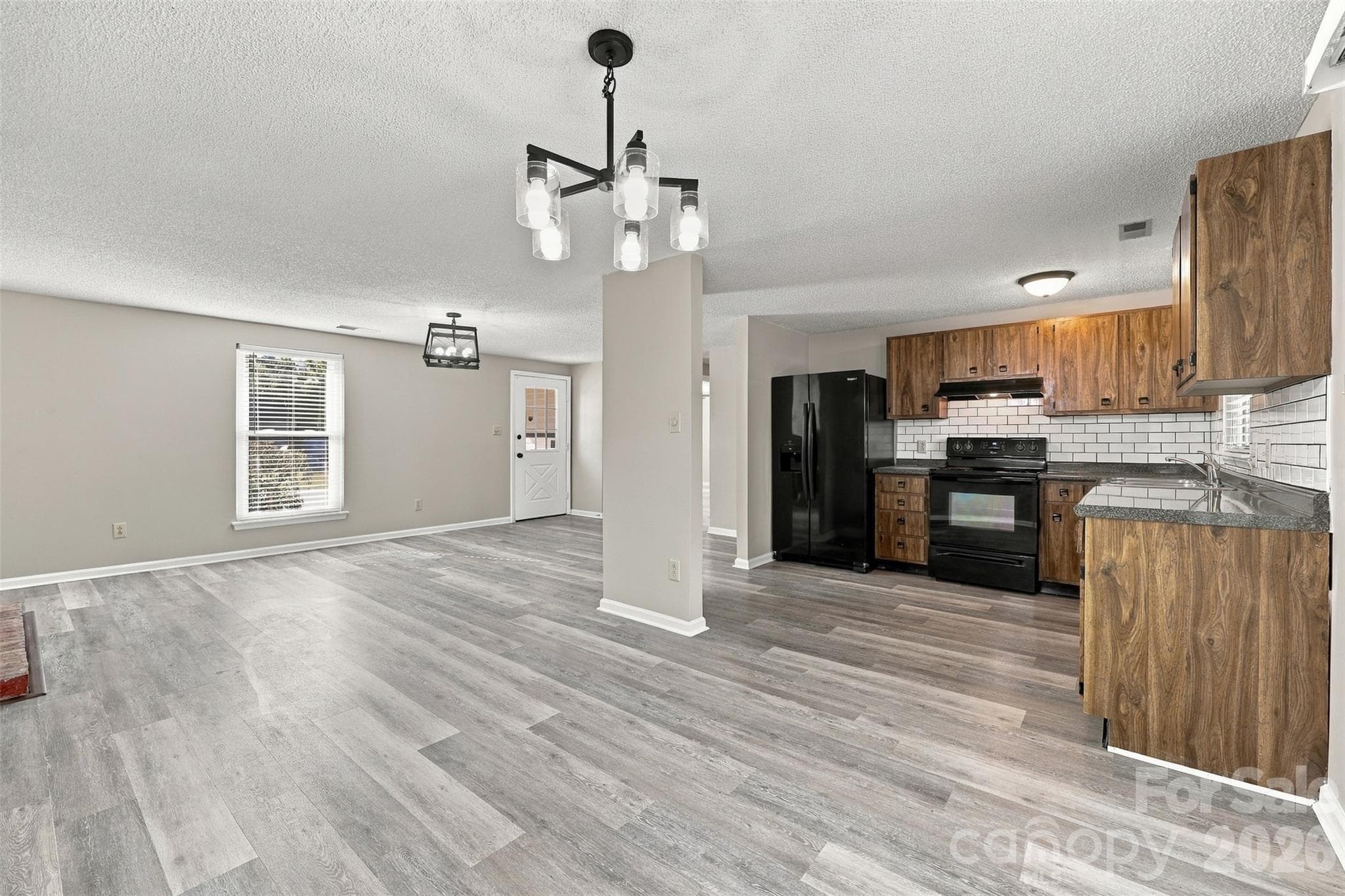 Single Family Residence at 5915 Sunset Chase Lane, Charlotte, photo 10 of 42