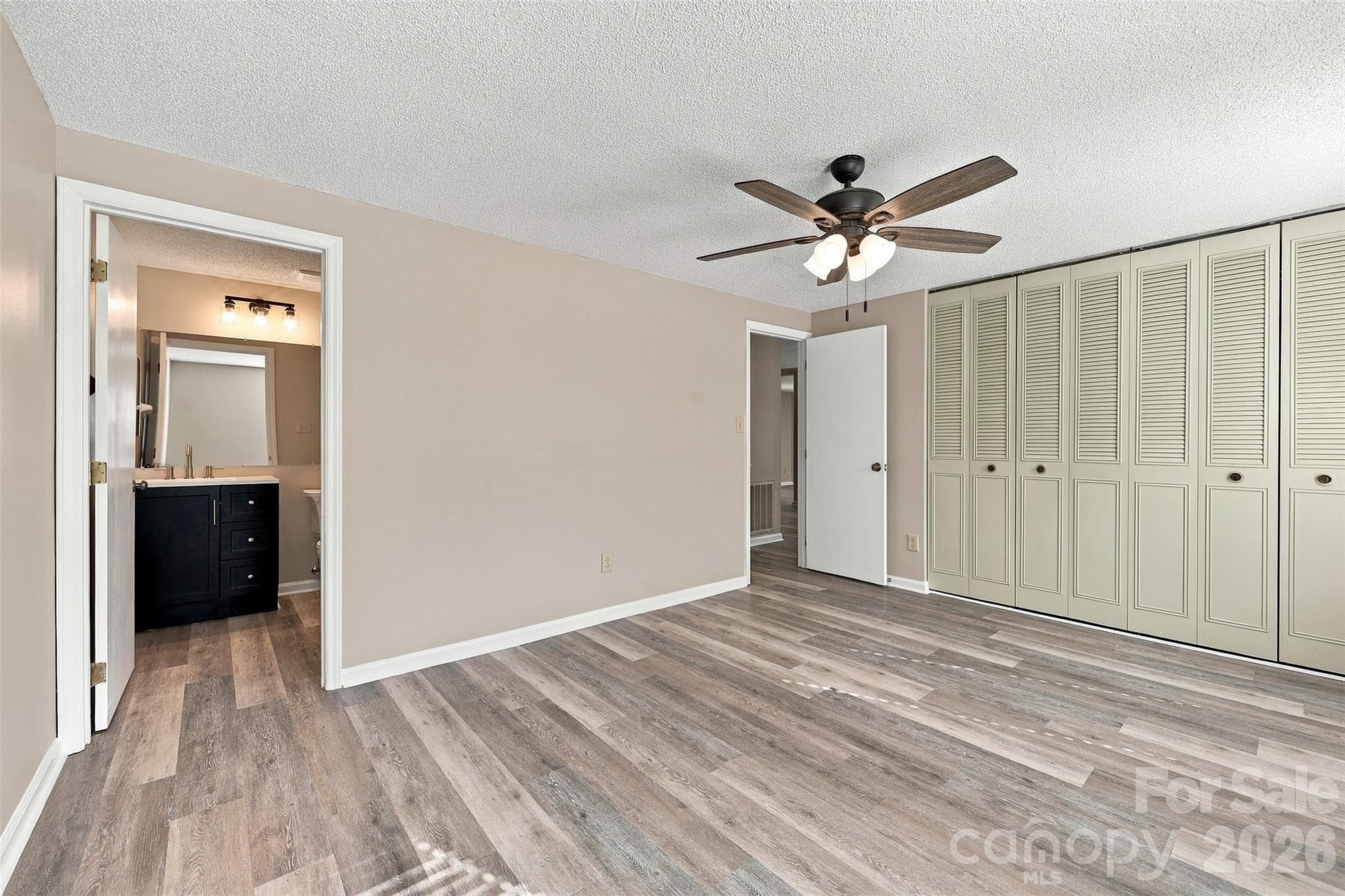 Single Family Residence at 5915 Sunset Chase Lane, Charlotte, photo 19 of 42
