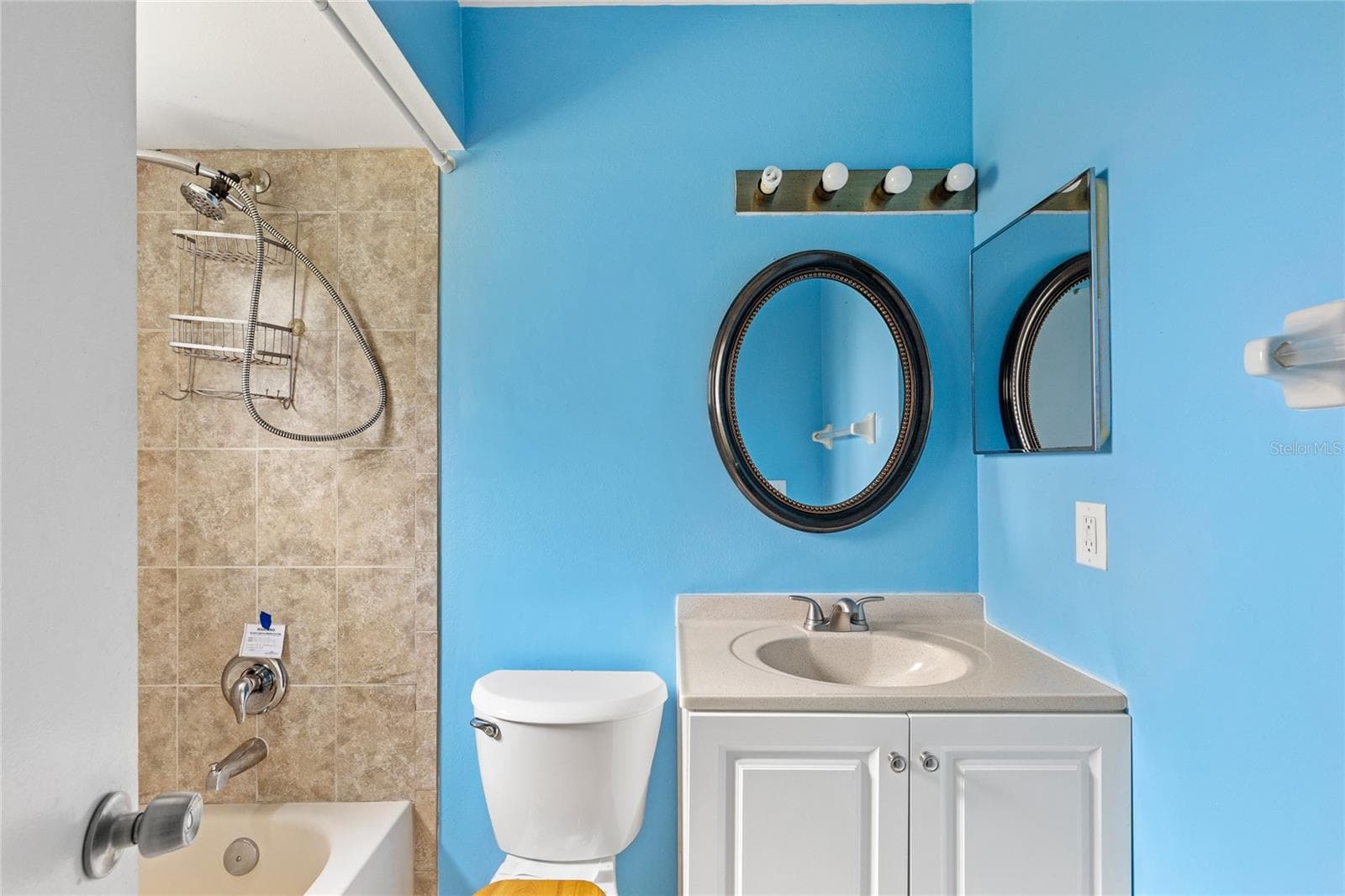 Second full bathroom - 1273 GLADSTONE DR, DELTONA