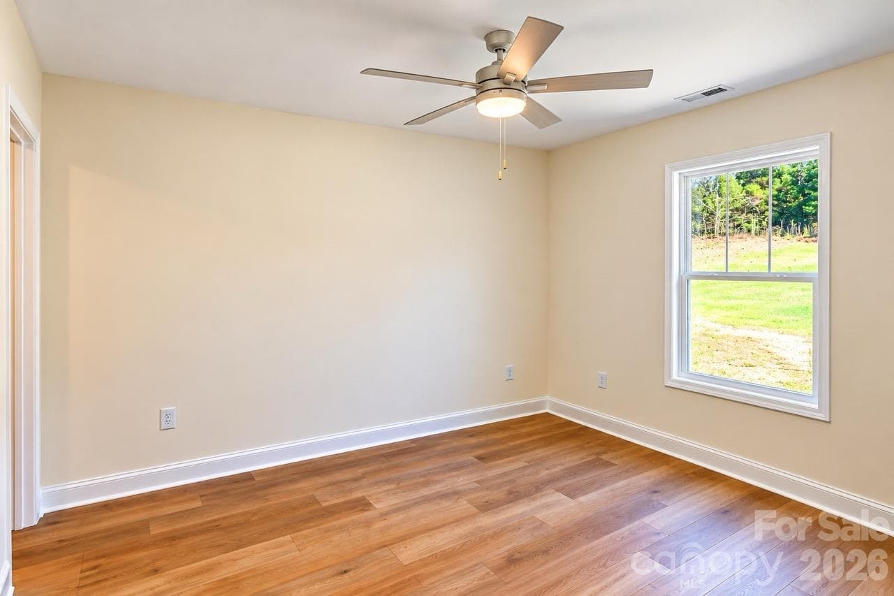 Single Family Residence at 3052 Henry Knob Road, Clover, photo 17 of 23