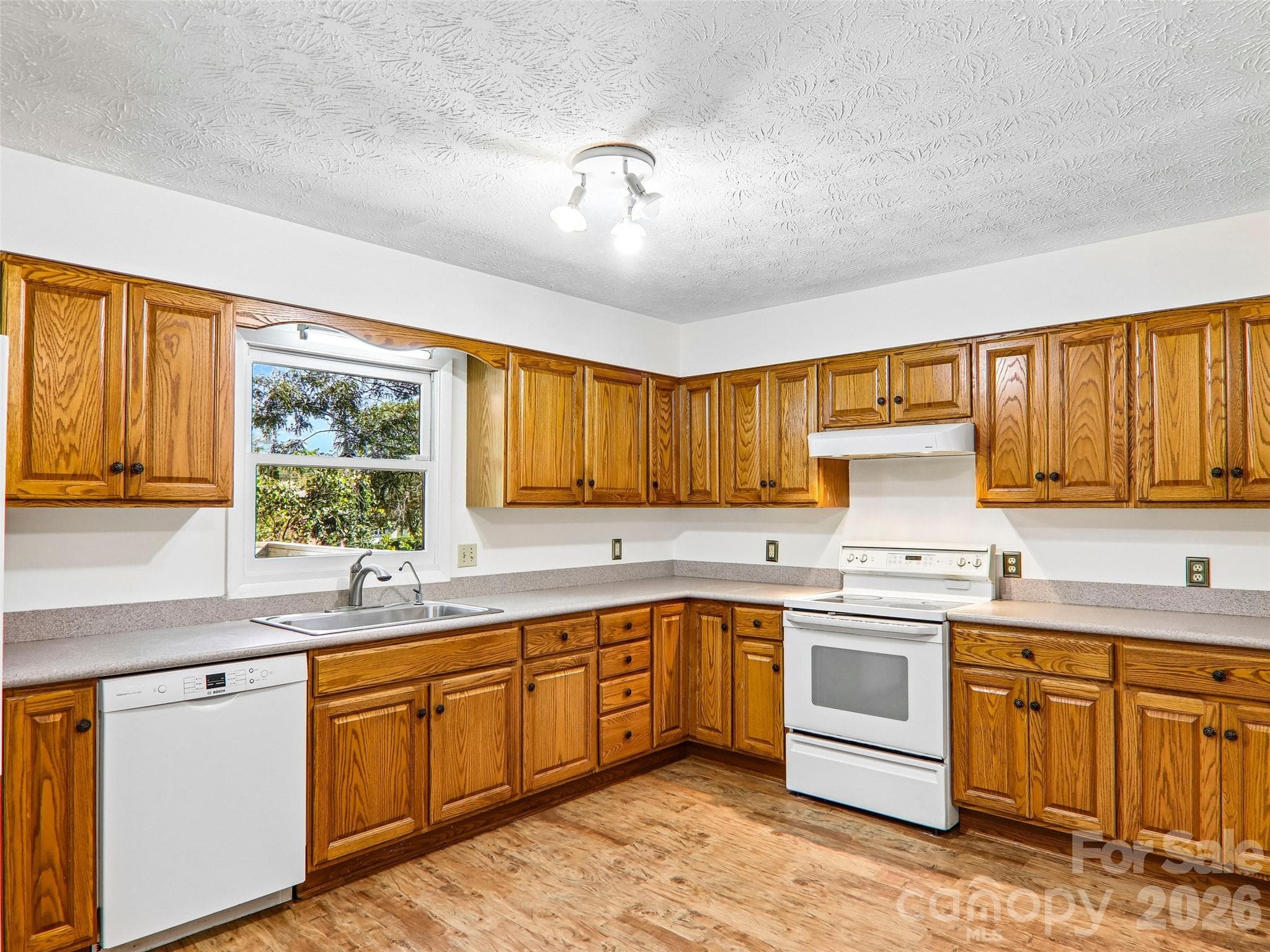Single Family Residence at 331 Woody Lane, Asheville, photo 9 of 33