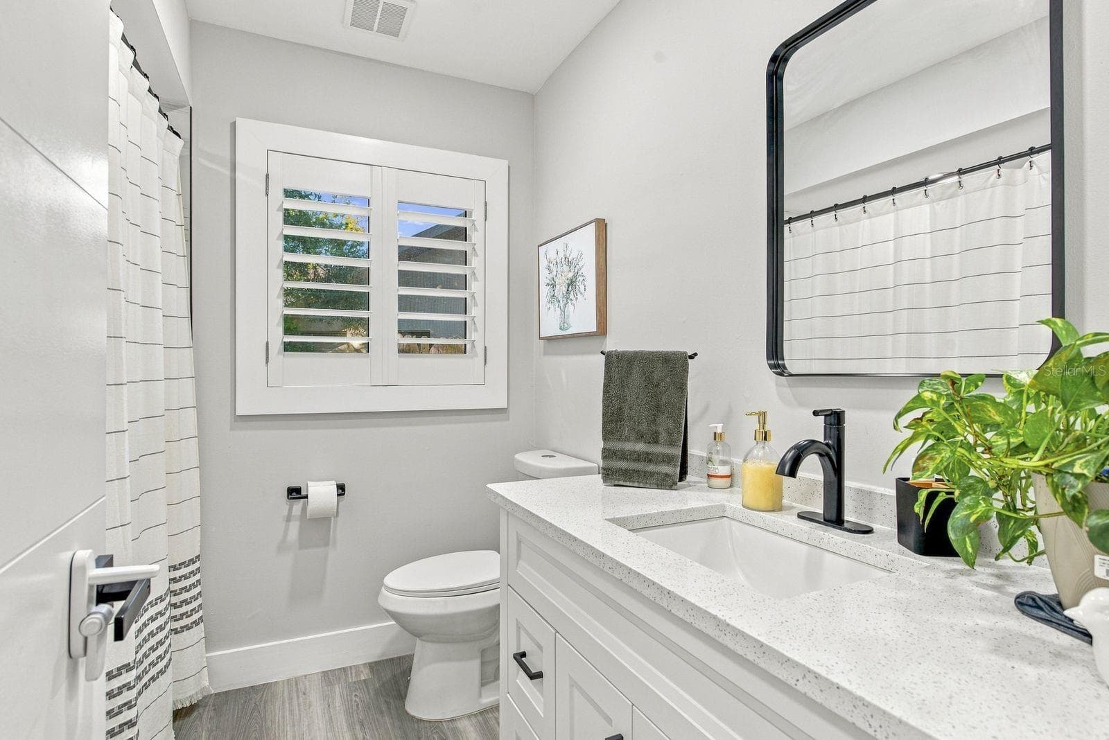 Single Family Residence at 244 DUNBRIDGE DR, PALM HARBOR, photo 17 of 33