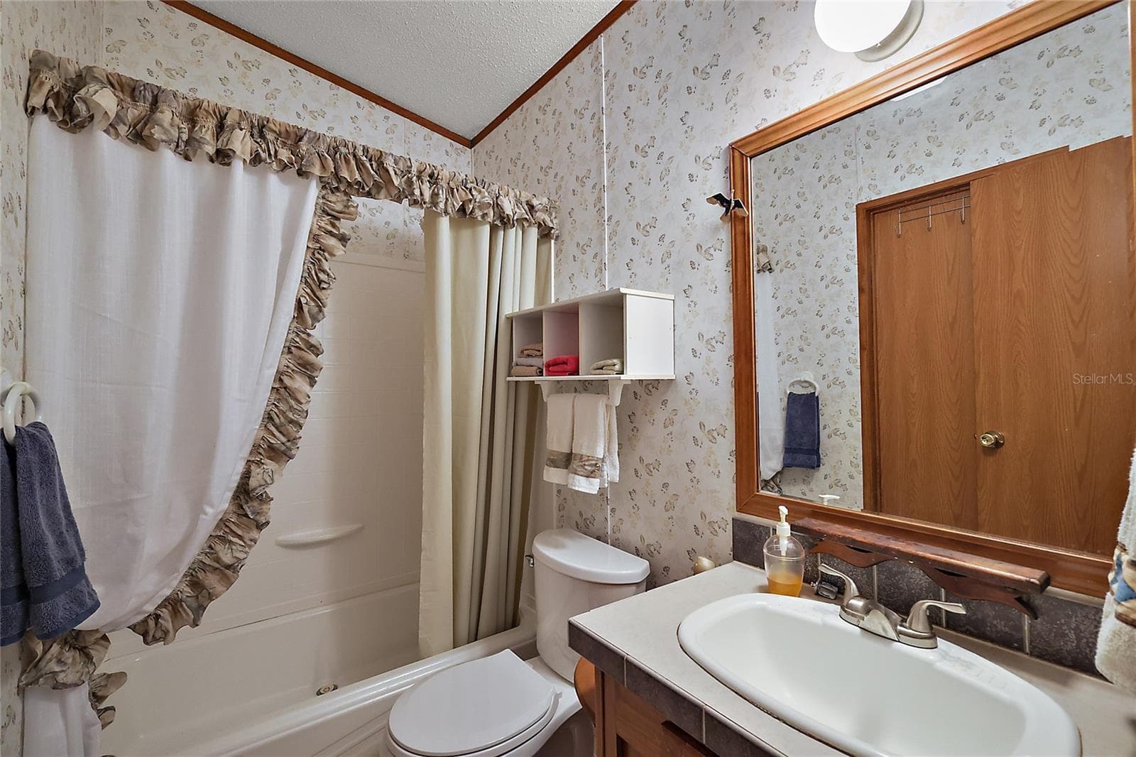 Manufactured Home at 37945 MONTICELLO ST, LEESBURG, photo 21 of 41