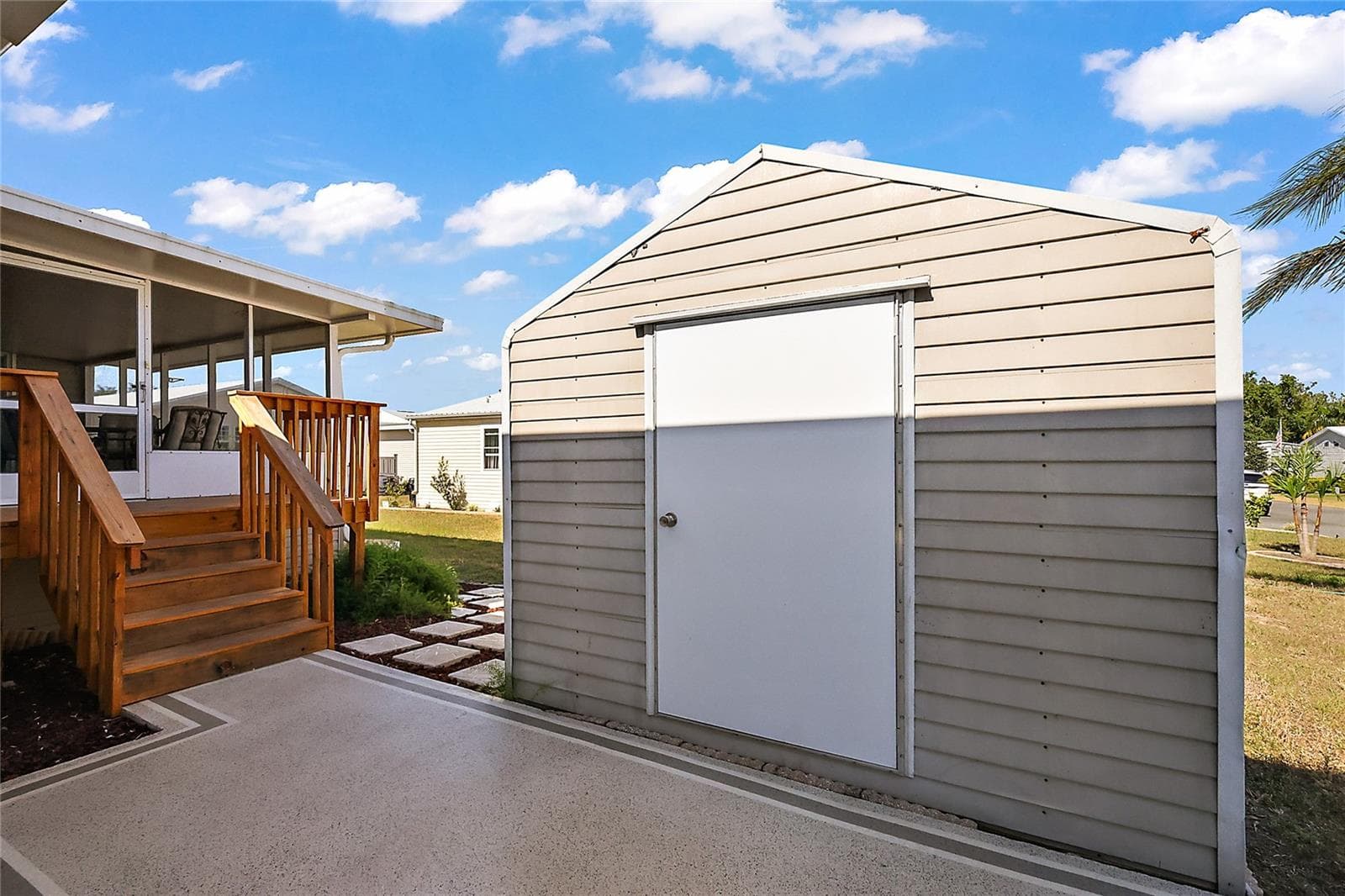 Manufactured Home at 37945 MONTICELLO ST, LEESBURG, photo 25 of 41