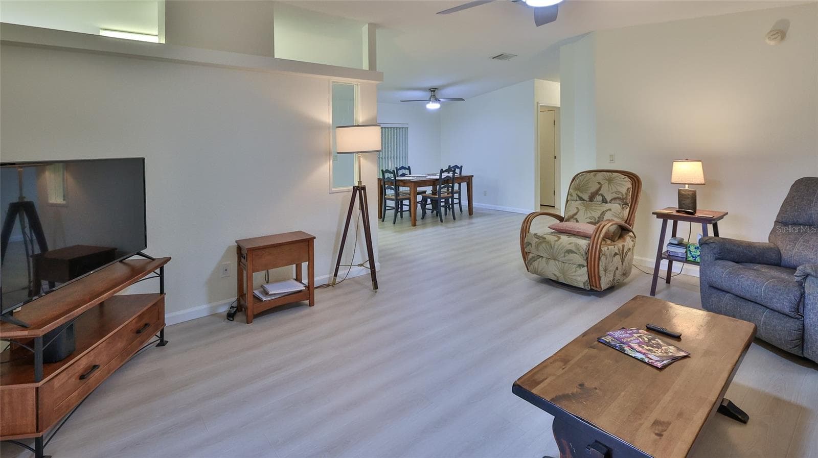 Manufactured Home at 308 OYSTER REEF CT, OAK HILL, photo 5 of 54