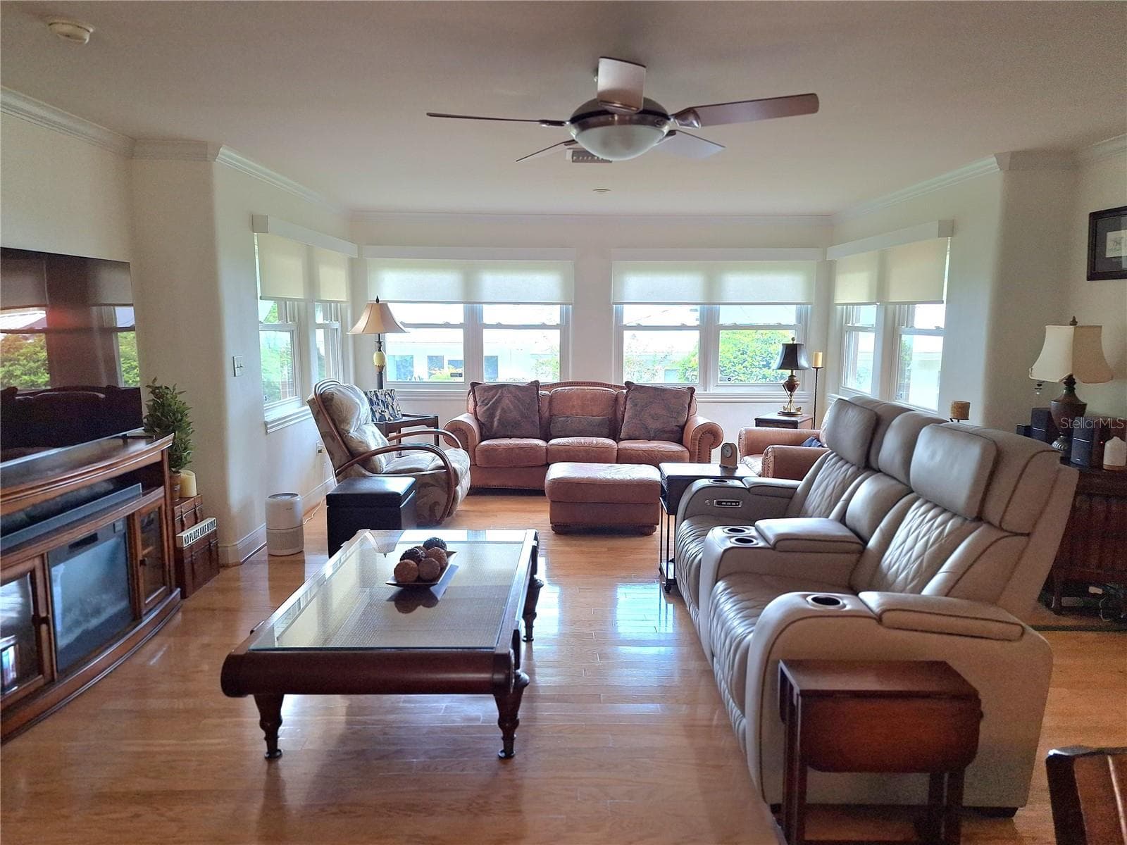 Great Room. - 456 W 10TH AVE, MOUNT DORA