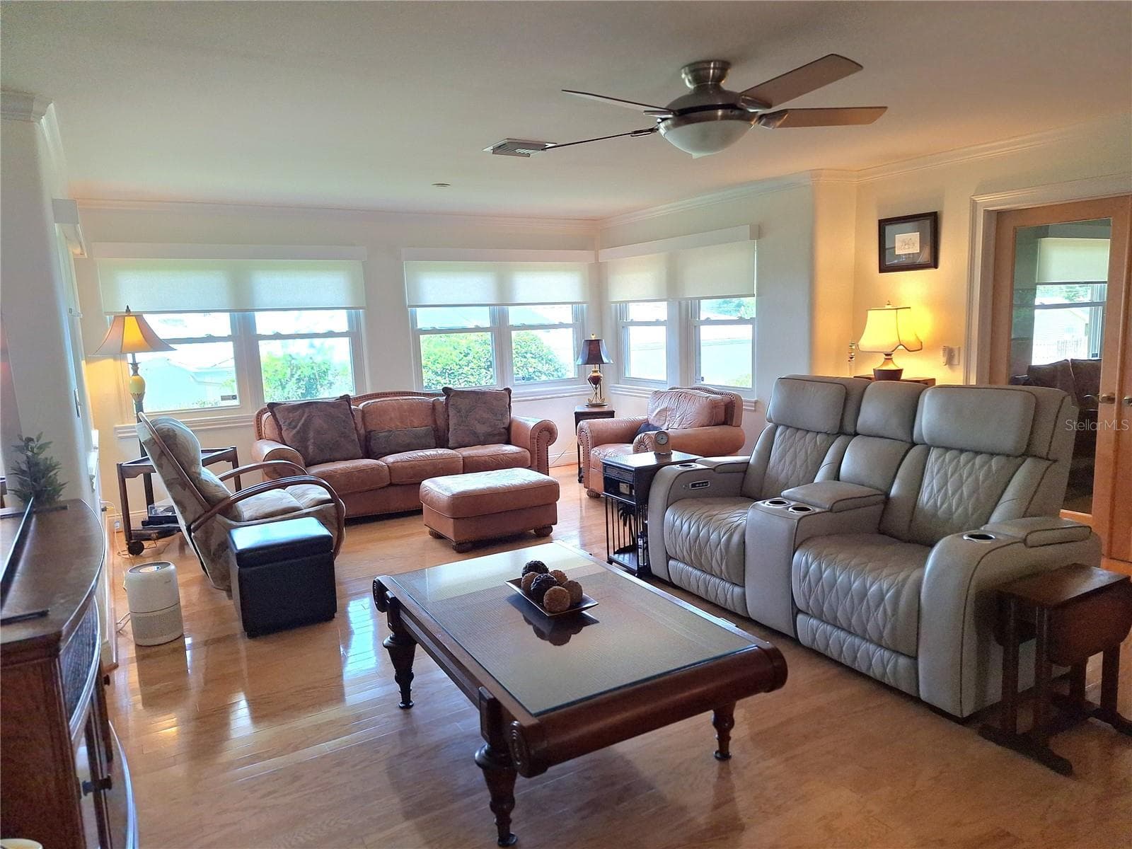 Great Room. - 456 W 10TH AVE, MOUNT DORA