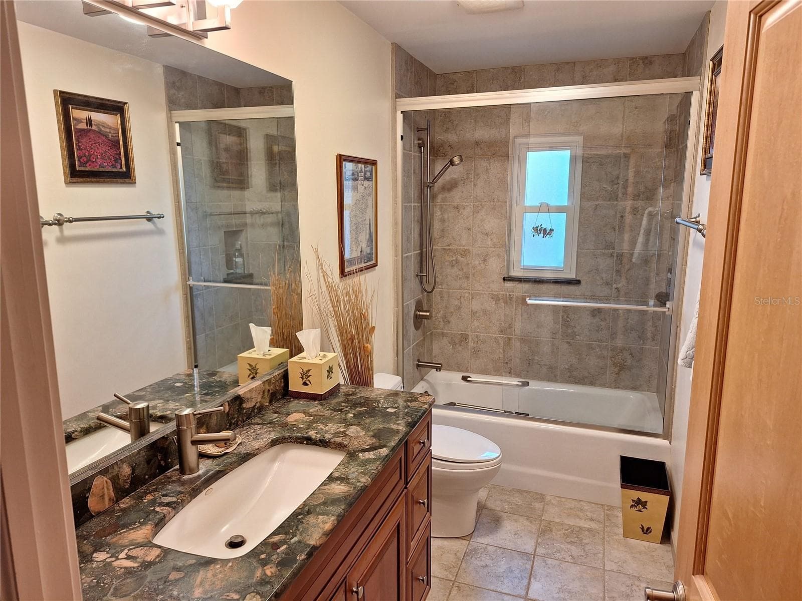 Bathroom 2. - 456 W 10TH AVE, MOUNT DORA
