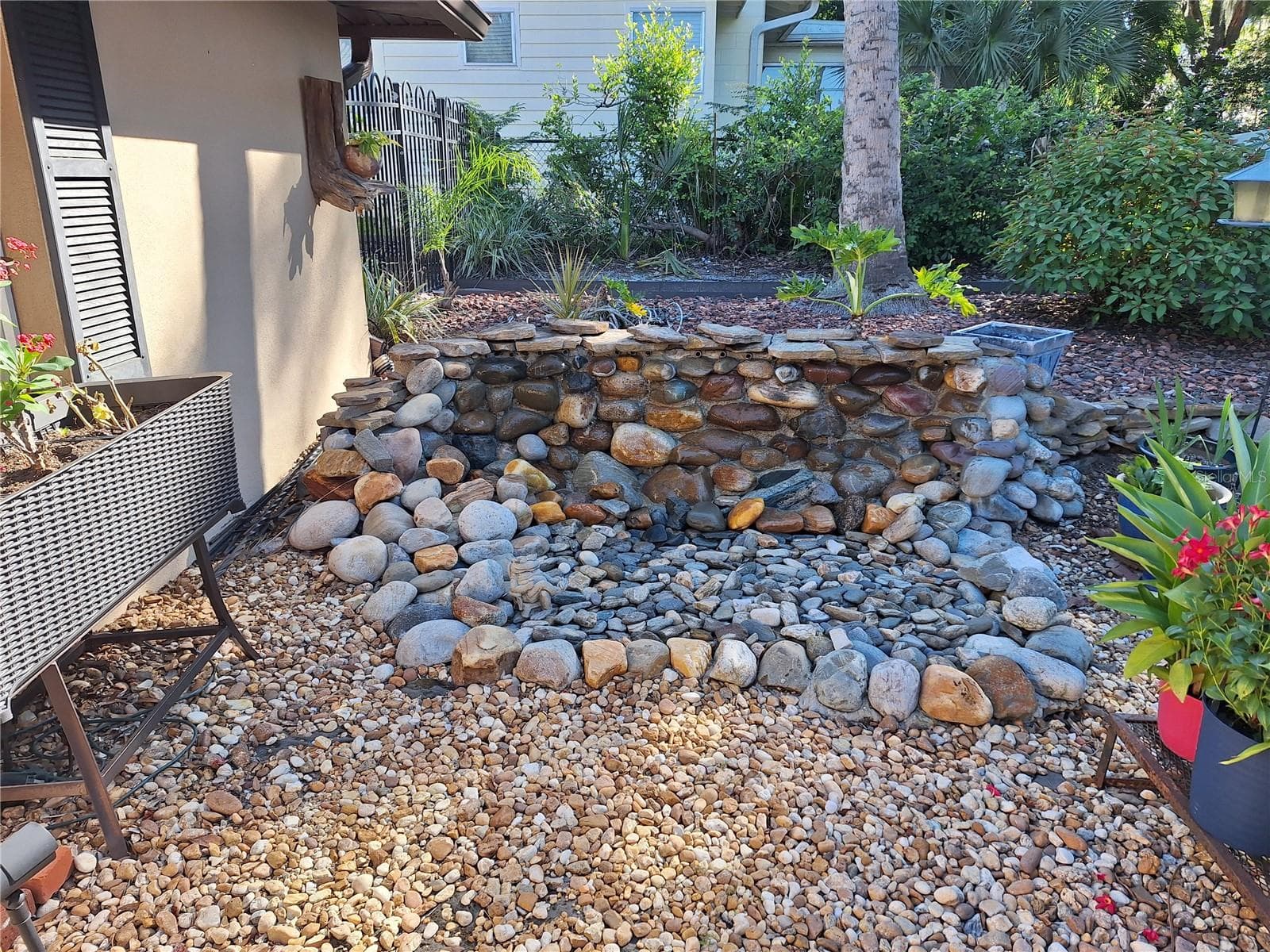 Waterfall. - 456 W 10TH AVE, MOUNT DORA