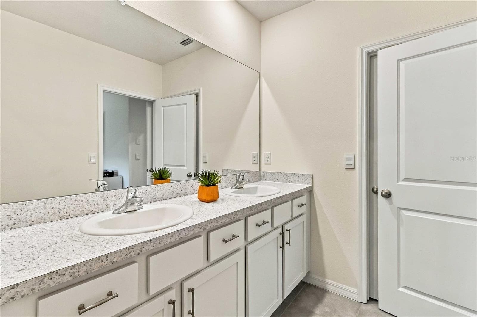 Townhouse at 32903 PEZ LANDING LN, WESLEY CHAPEL, photo 16 of 32