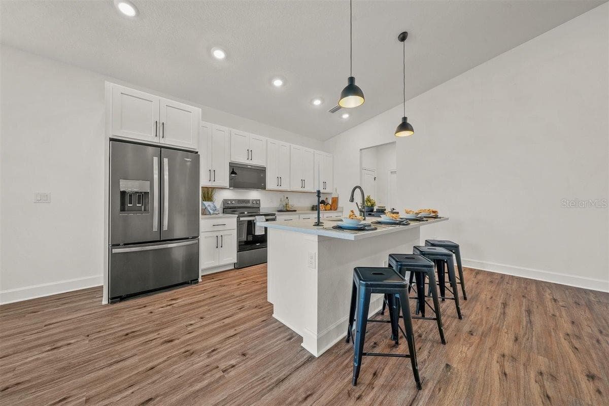 Single Family Residence at 10459 ABBEVILLE ST, SPRING HILL, photo 9 of 48