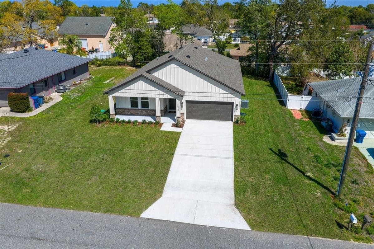 Single Family Residence at 10459 ABBEVILLE ST, SPRING HILL, photo 42 of 48