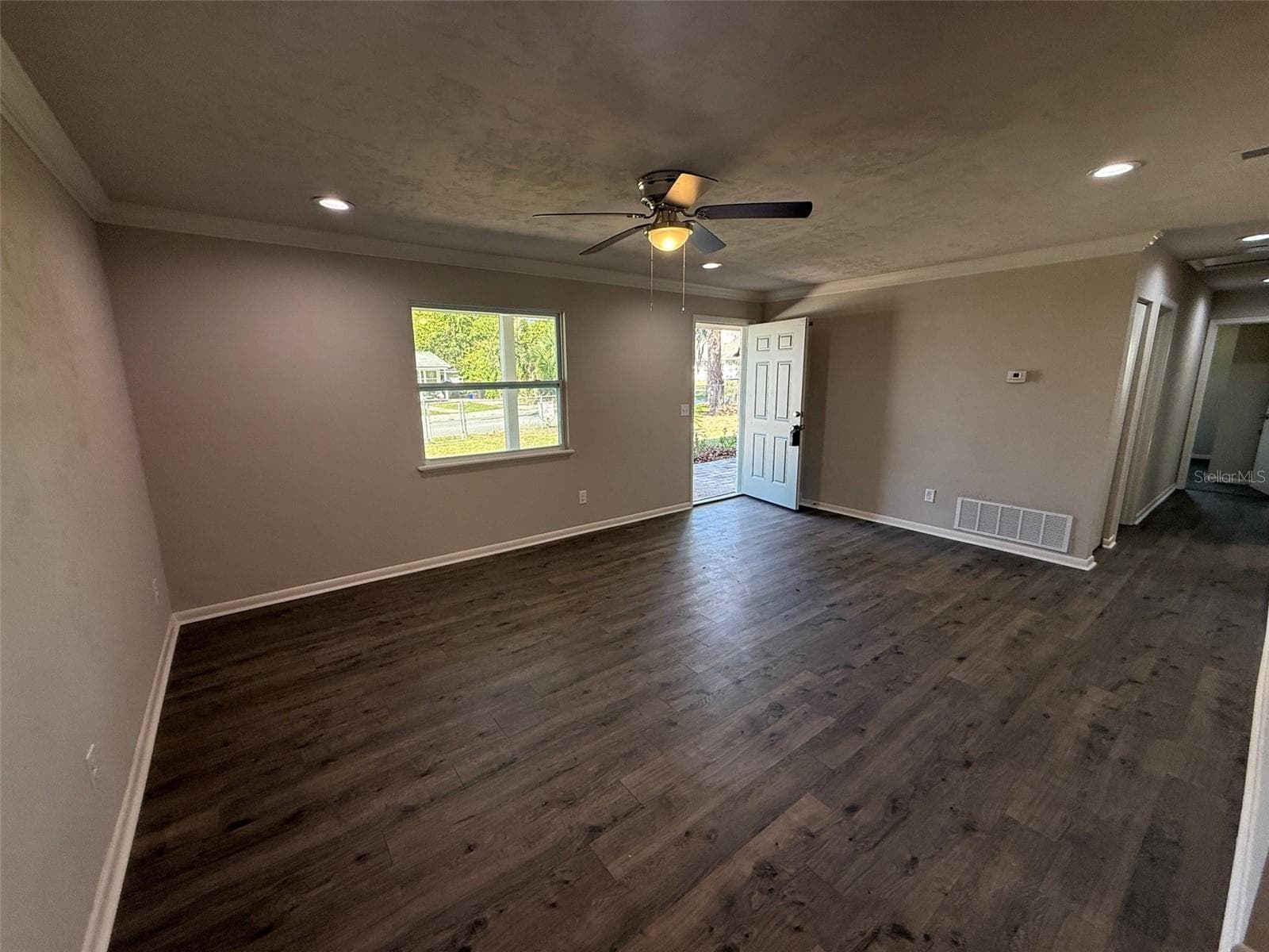 Single Family Residence at 1225 SE 10TH ST, GAINESVILLE, photo 5 of 24