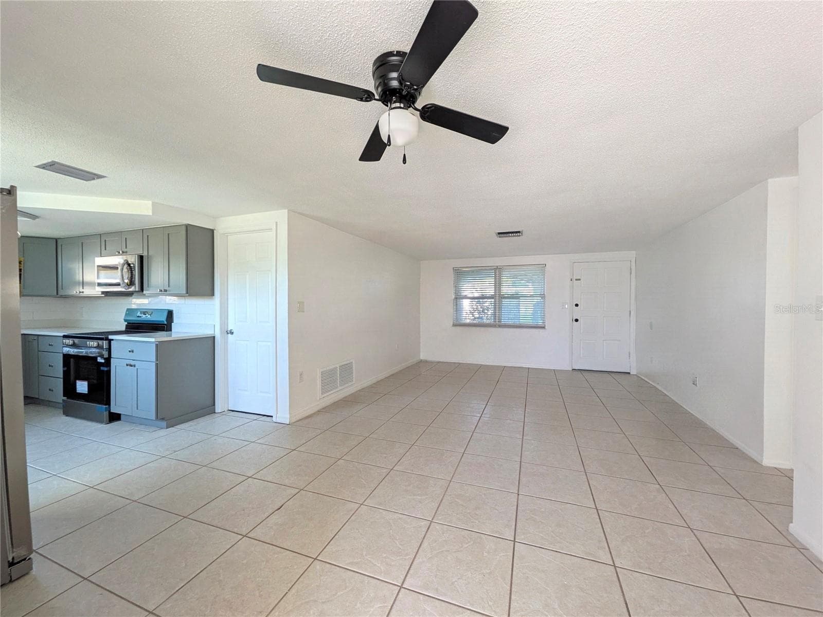 Single Family Residence at 7234 WESTCOTT DR, PORT RICHEY, photo 7 of 24