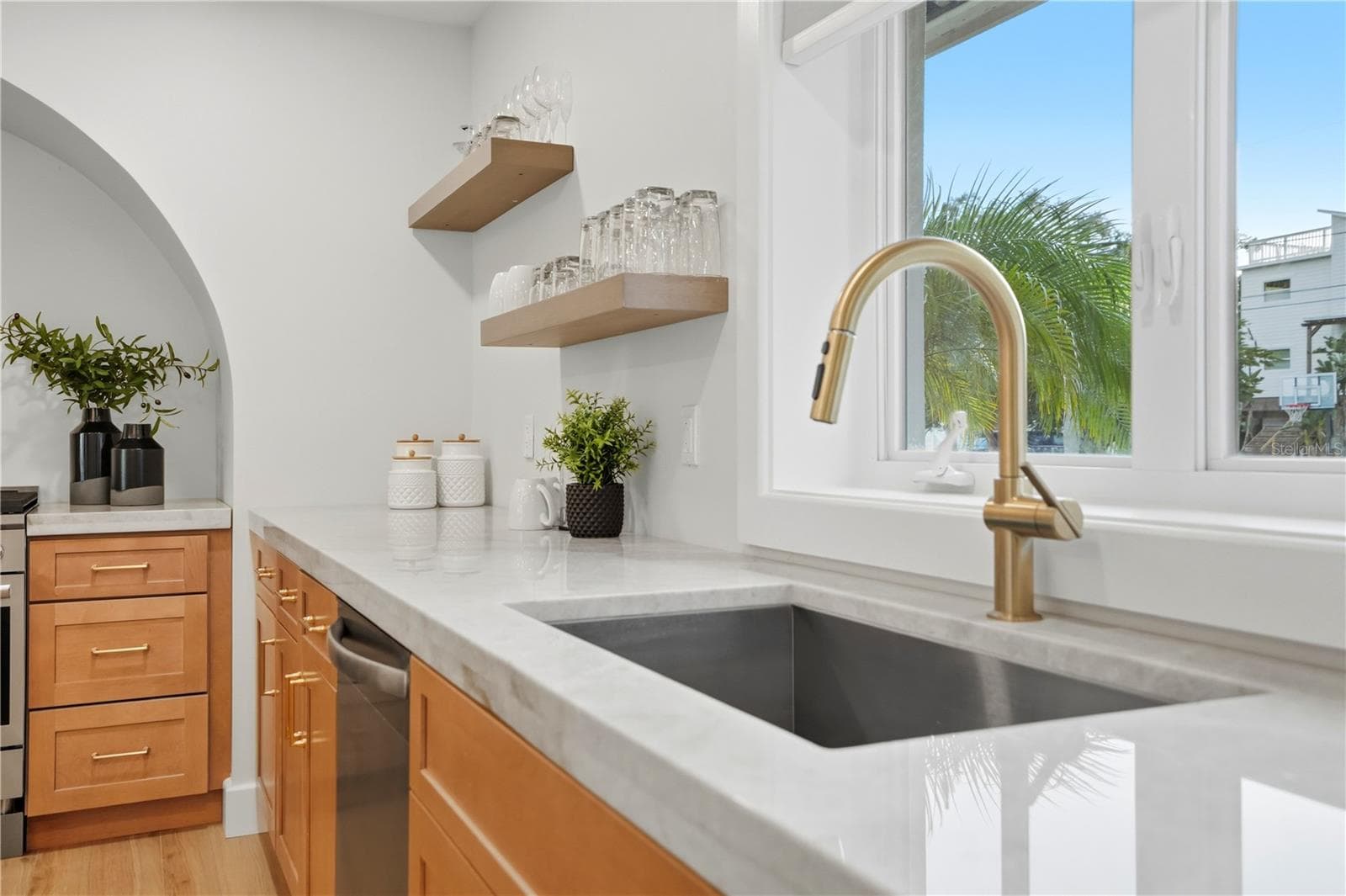 Single Family Residence at 107 PETERSON LN, PALM HARBOR, photo 9 of 39