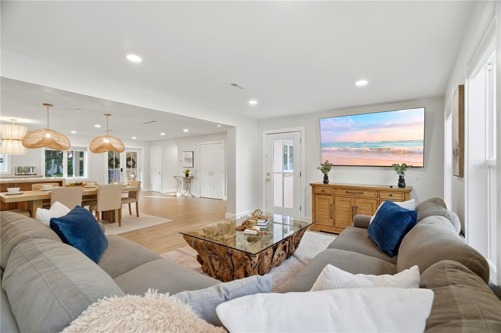 Single Family Residence at 107 PETERSON LN, PALM HARBOR, photo 14 of 39