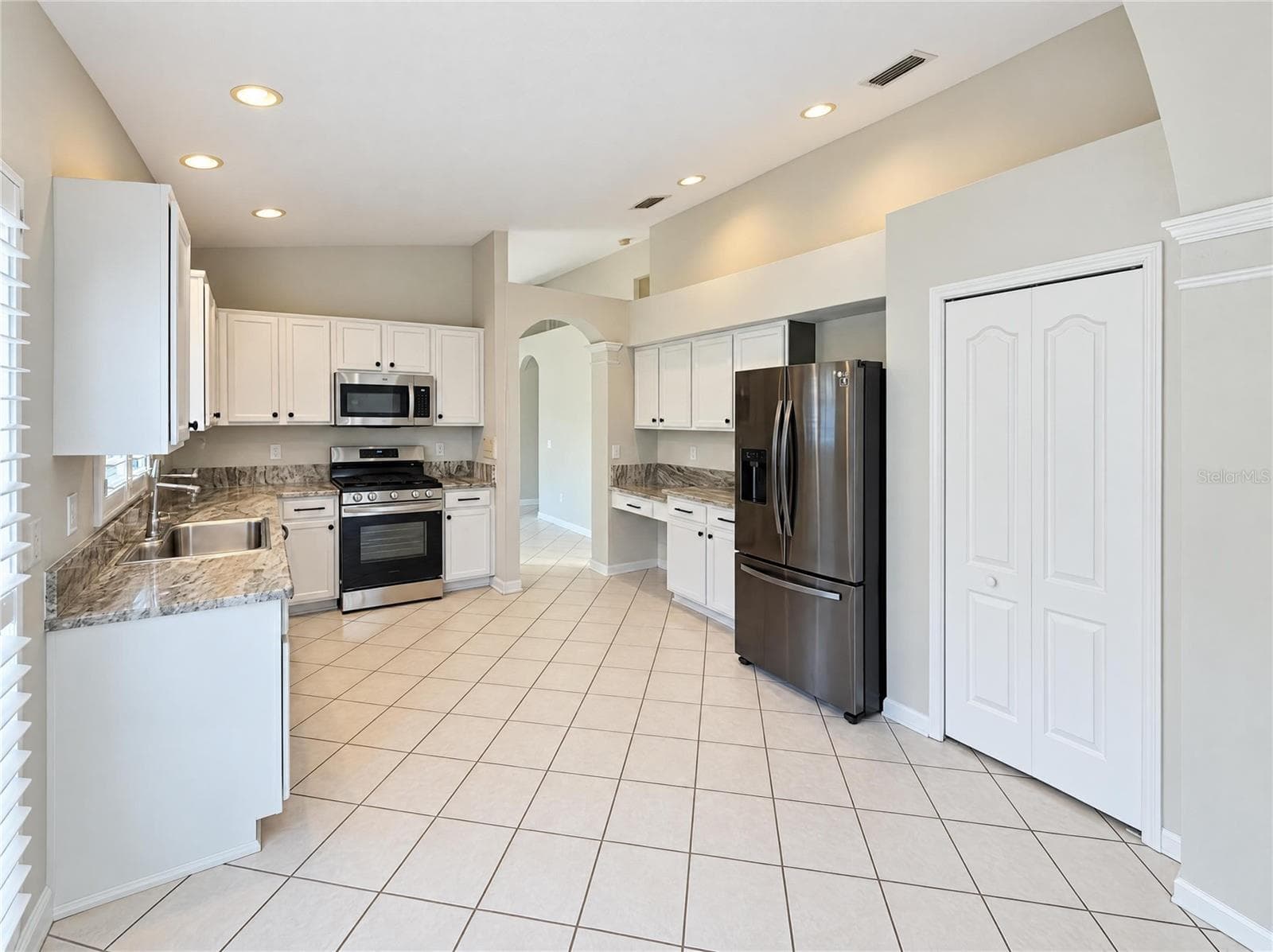 Single Family Residence at 30447 IVERSON DR, WESLEY CHAPEL, photo 6 of 36