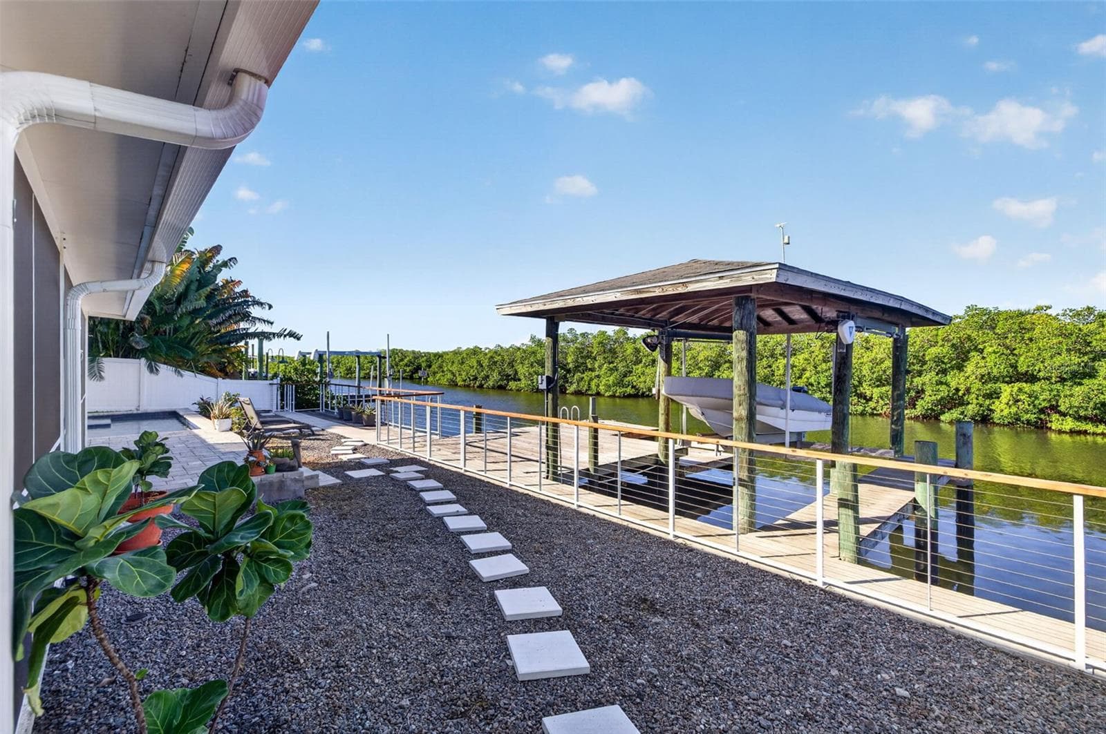 Single Family Residence at 4606 BAY CREST DR, TAMPA, photo 43 of 57