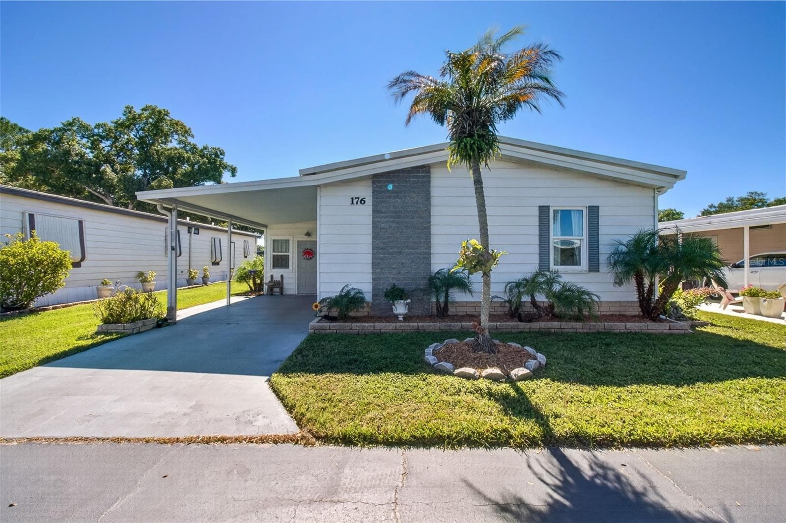 Front facing north - 176 CLUBVIEW DR #3, SAFETY HARBOR