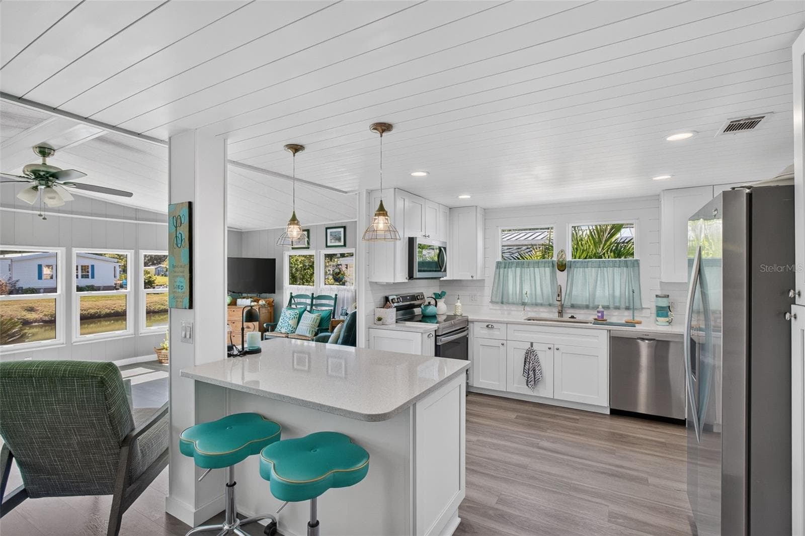 Dining facing kitchen - 176 CLUBVIEW DR #3, SAFETY HARBOR