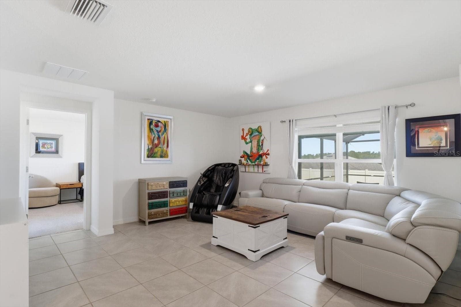 Single Family Residence at 315 W FAIRWAYS VIEW DR, BEVERLY HILLS, photo 15 of 49