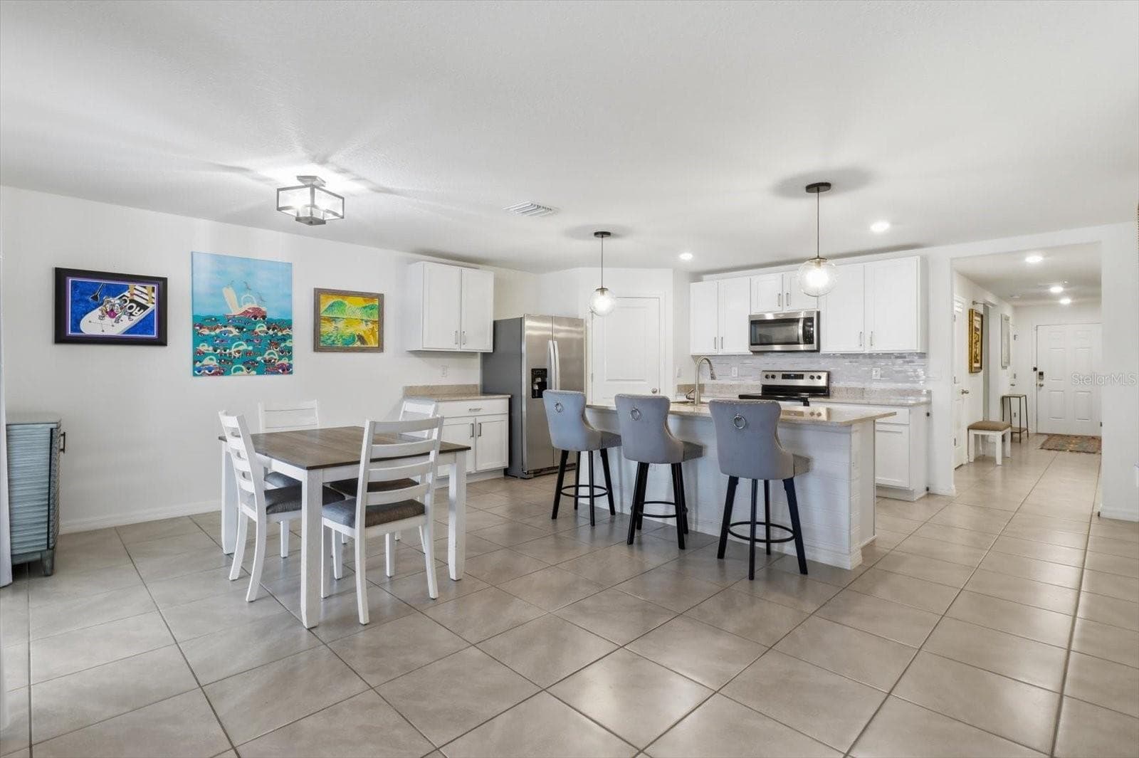 Single Family Residence at 315 W FAIRWAYS VIEW DR, BEVERLY HILLS, photo 17 of 49