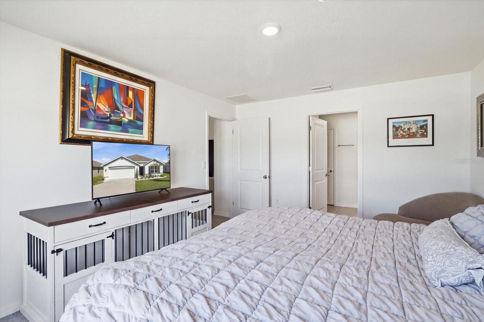 Single Family Residence at 315 W FAIRWAYS VIEW DR, BEVERLY HILLS, photo 21 of 49