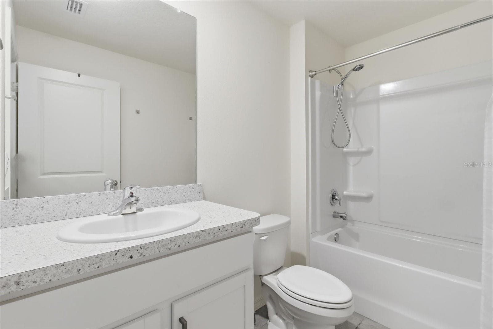 Single Family Residence at 315 W FAIRWAYS VIEW DR, BEVERLY HILLS, photo 26 of 49
