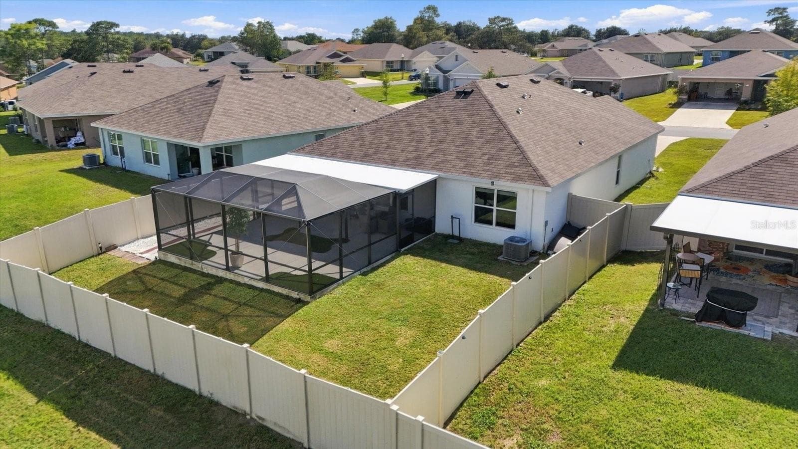 Single Family Residence at 315 W FAIRWAYS VIEW DR, BEVERLY HILLS, photo 39 of 49