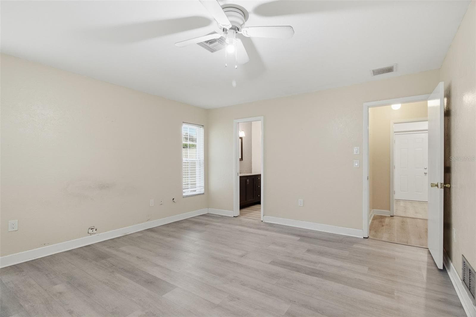 Single Family Residence at 4105 BENT TREE BLVD, SARASOTA, photo 12 of 27