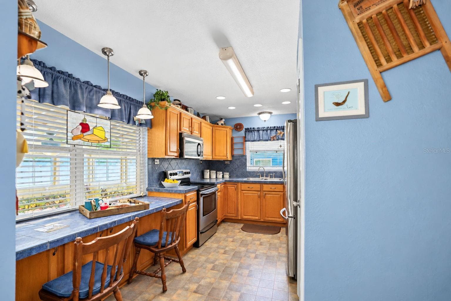 Single Family Residence at 4201 NARVAREZ WAY S, ST PETERSBURG, photo 13 of 50