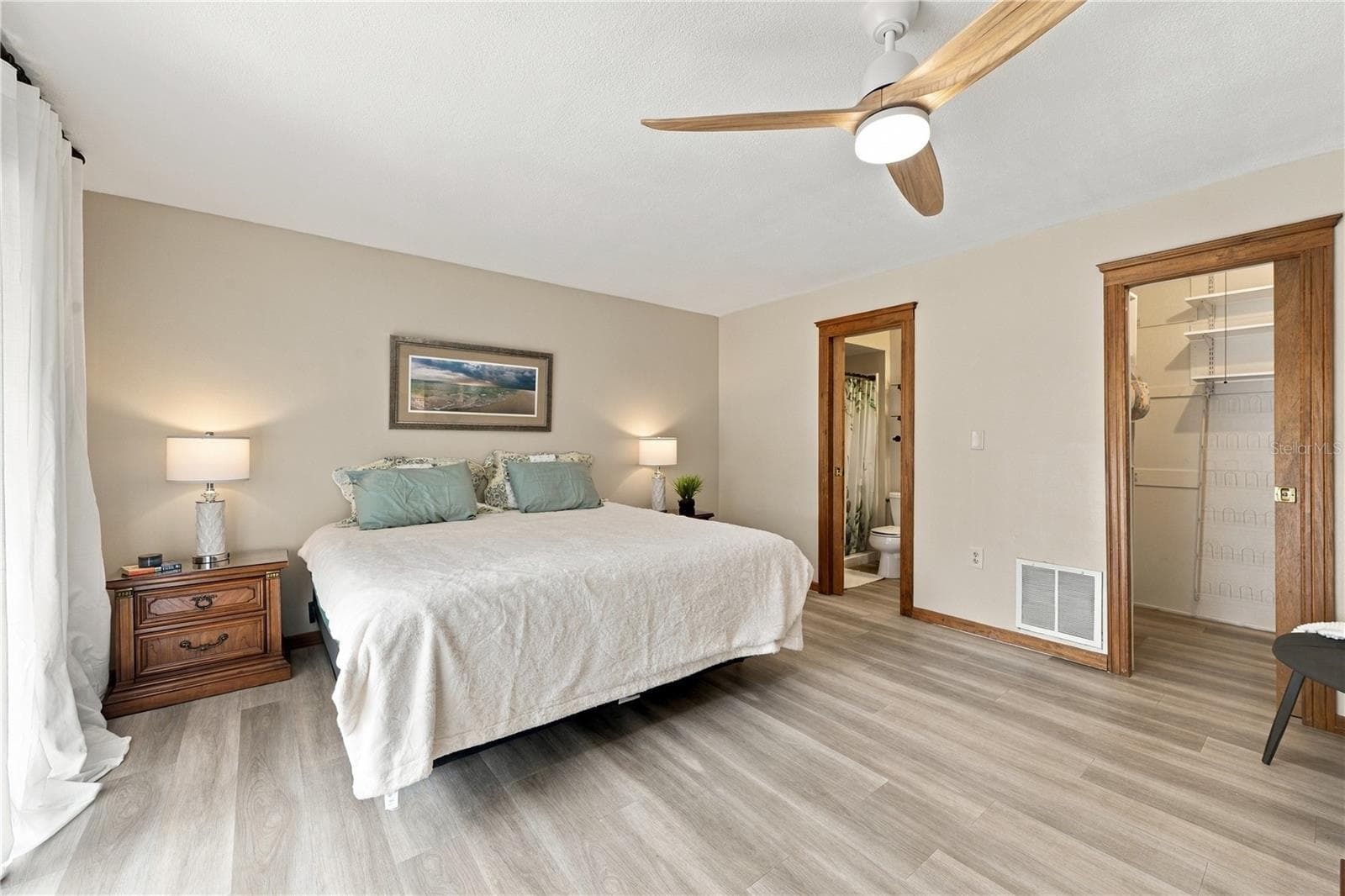 21. Owner's Retreat w Ensuite Bath & Walk in Built Out Closet! - 112 PEACOCK CIR, SAFETY HARBOR