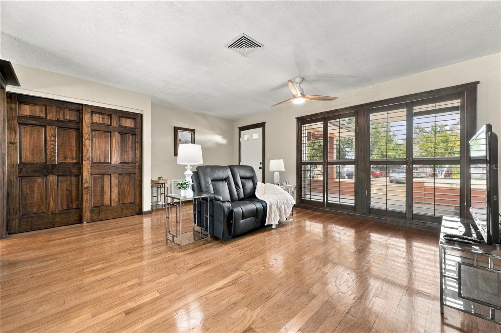 44. Front Living Room (12.7 x 15') & Foyer Shown in this Photo. - 112 PEACOCK CIR, SAFETY HARBOR