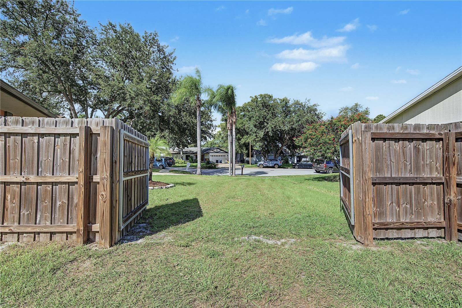 72b. Double Gate.. Opens 12' Wide.. Bring Those Toys With YOU!! Live the SaltLife! - 112 PEACOCK CIR, SAFETY HARBOR