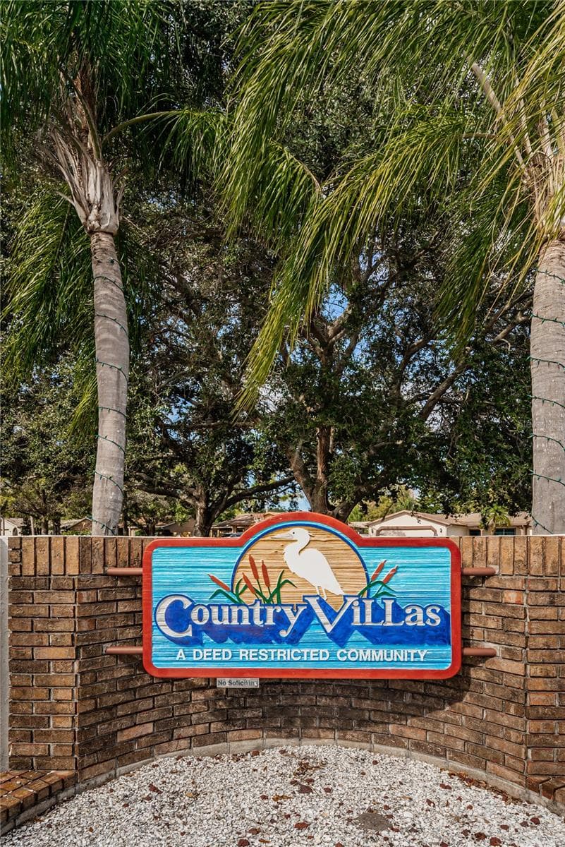 86. Located In Country Villas.. a Quaint OPTIONAL HOA Community Est in 1978-1980.. Roughly 264 Single Family Homes.. Great Community! One Way In/Out!! - 112 PEACOCK CIR, SAFETY HARBOR